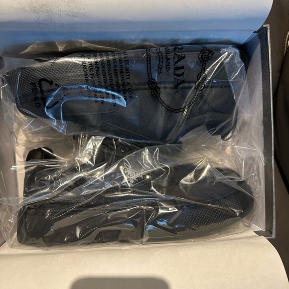 Prada sneakers. Size 42. New - Picture 9 of 13